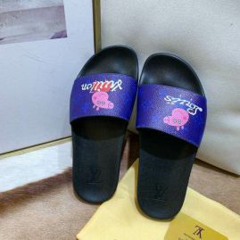 Picture of LV Slippers _SKU421811364061923